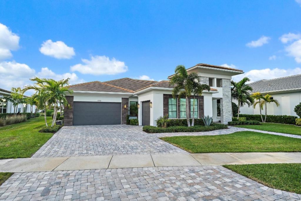 9243 Coral Isles Circle, Palm Beach Gardens, FL 33412 Photo