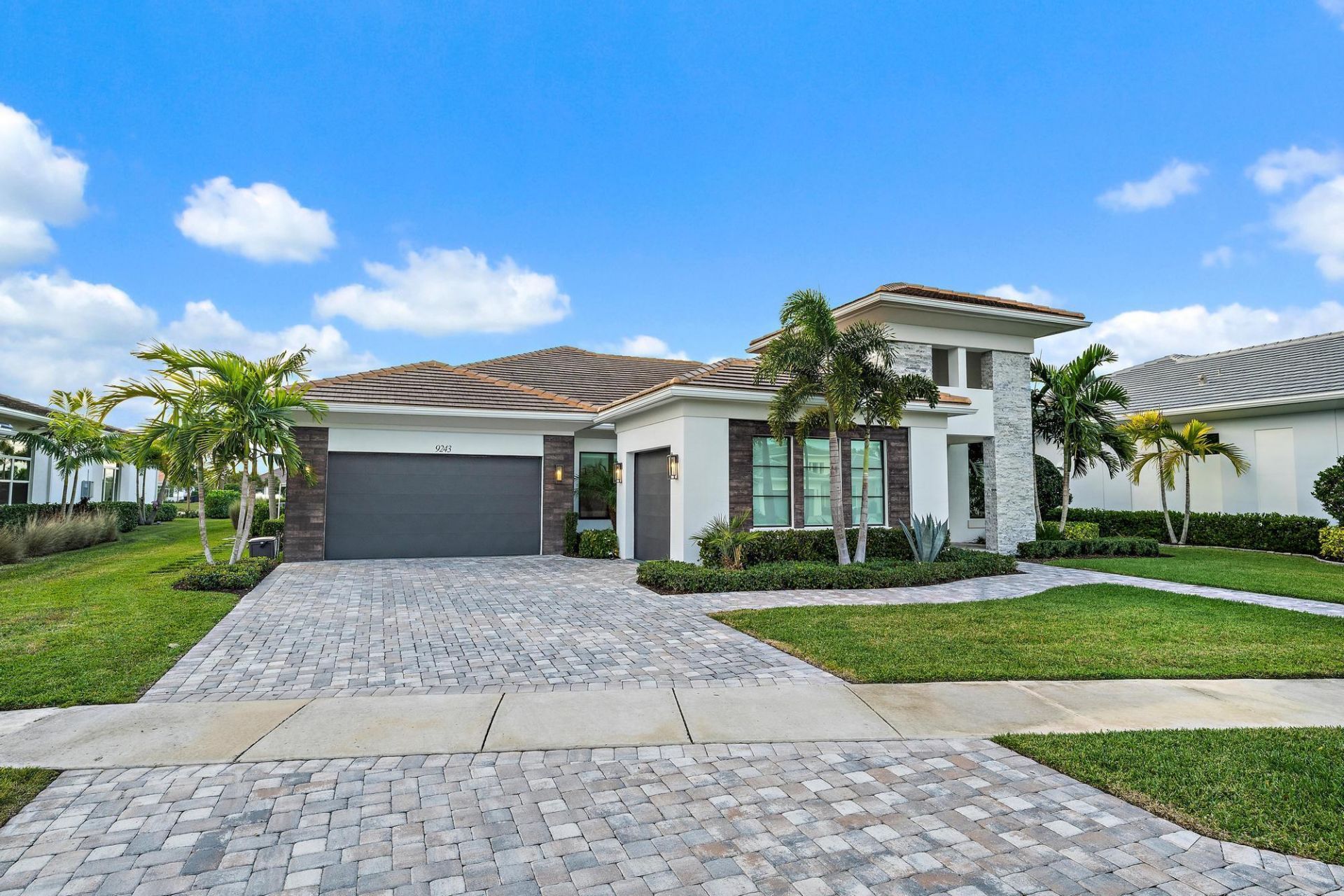 9243 Coral Isles Circle, Palm Beach Gardens, FL 33412 Photo