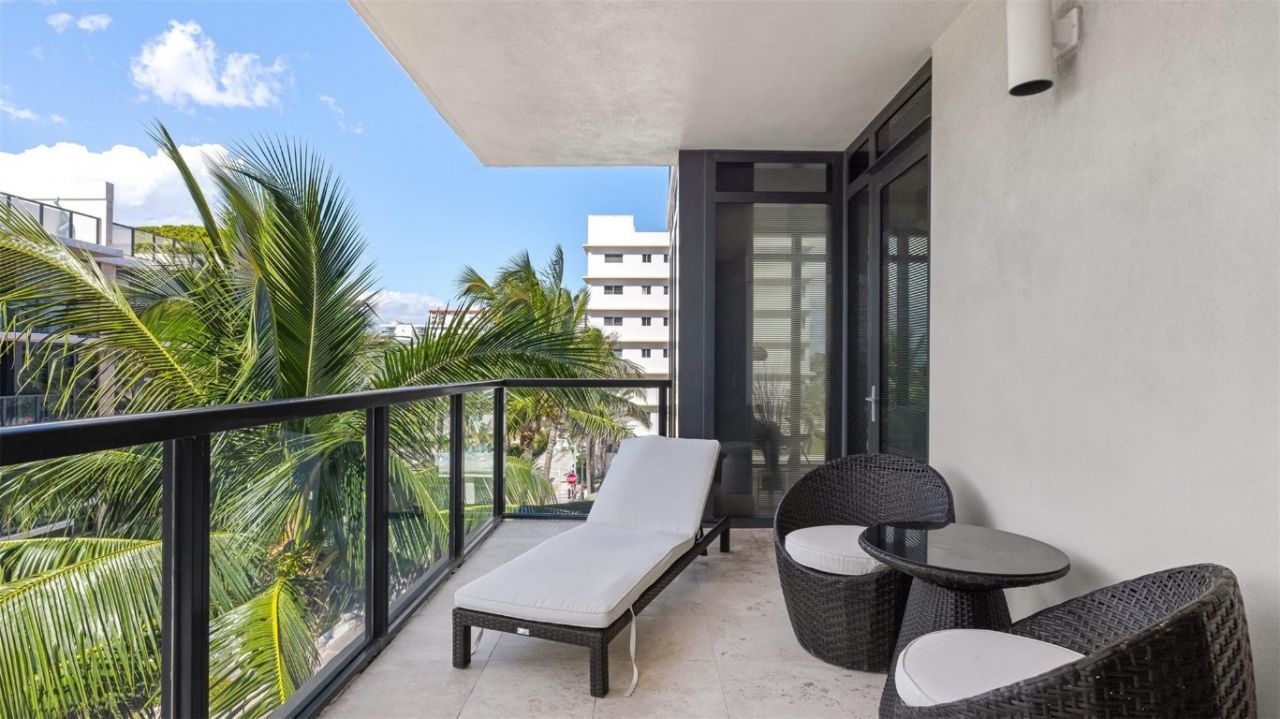 2205 S Surf Road, Unit 4B, Hollywood, FL 33019 Photo