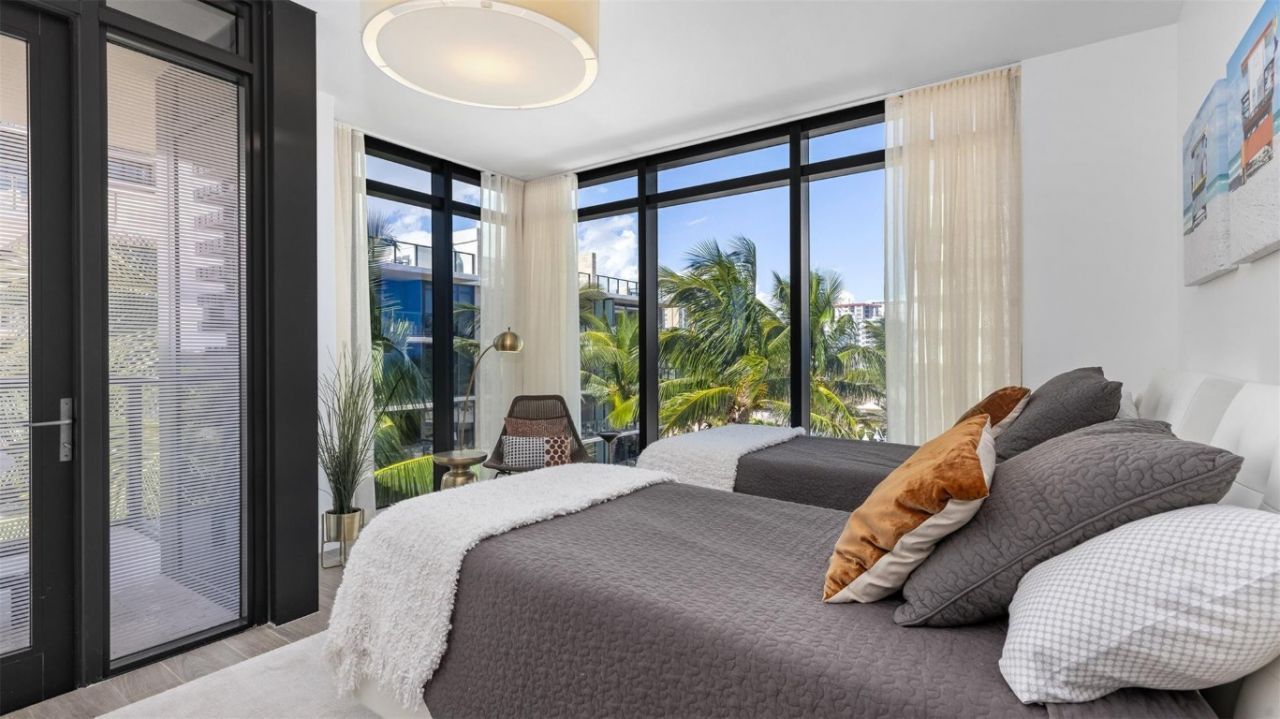 2205 S Surf Road, Unit 4B, Hollywood, FL 33019 Photo