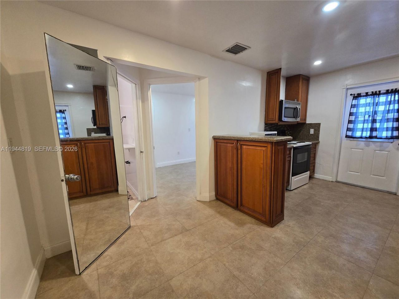 2957 SW 36th Ct, Unit 6, Miami, FL 33133 Photo