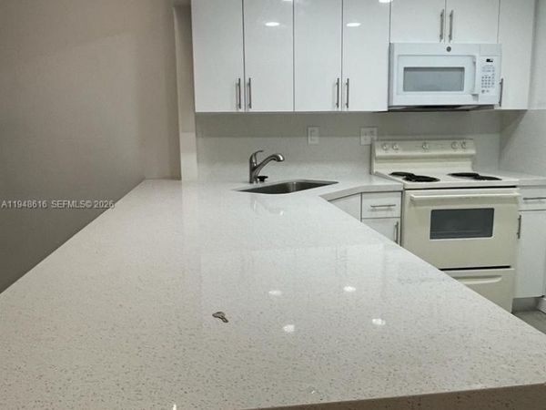 4550 NW 9th St , Unit 801E, Miami, FL 33126