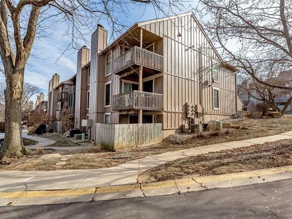 12722 W 110th Terrace, Overland Park, KS 66210