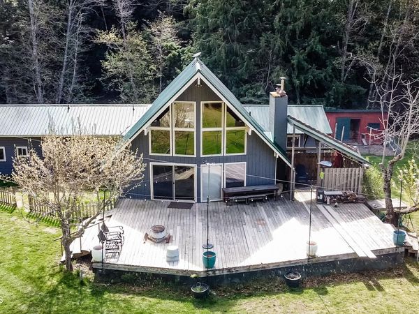 900 Trestle Creek RD, Hope, ID 83836