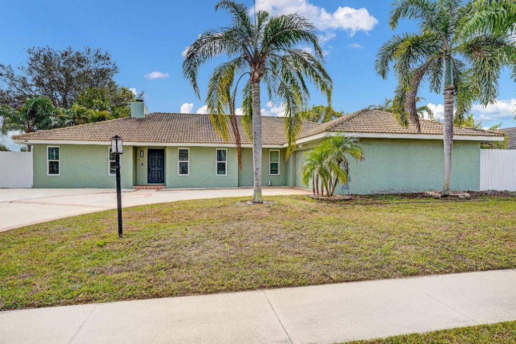 1826 SE Greendon Avenue, Port Saint Lucie, FL 34953 Photo