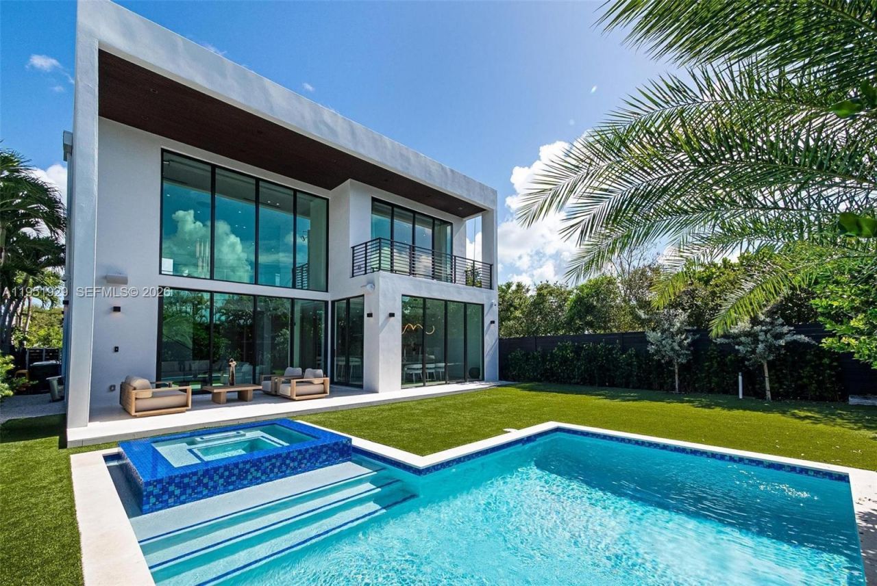 340 SW 20th Road, Miami, FL 33129 Photo