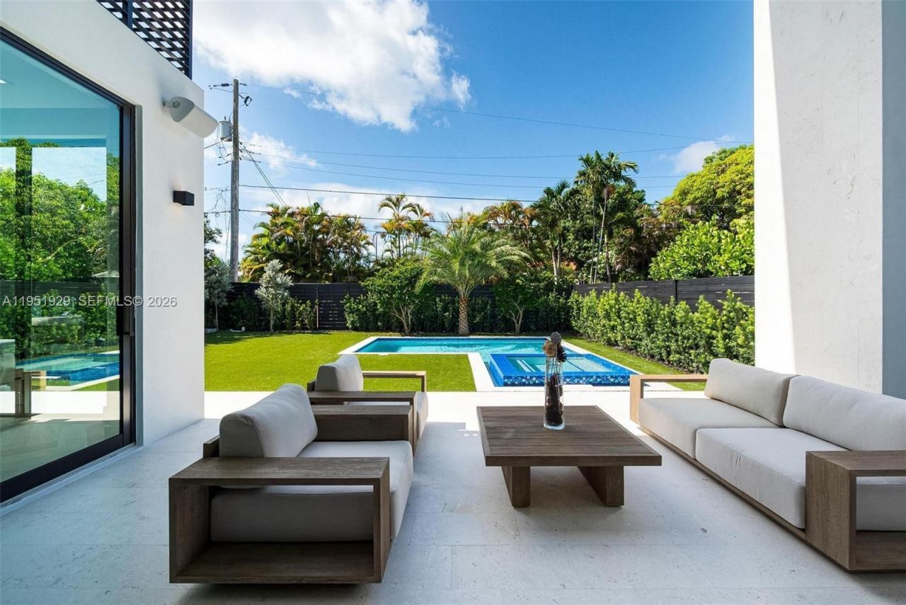 340 SW 20th Road, Miami, FL 33129 Photo