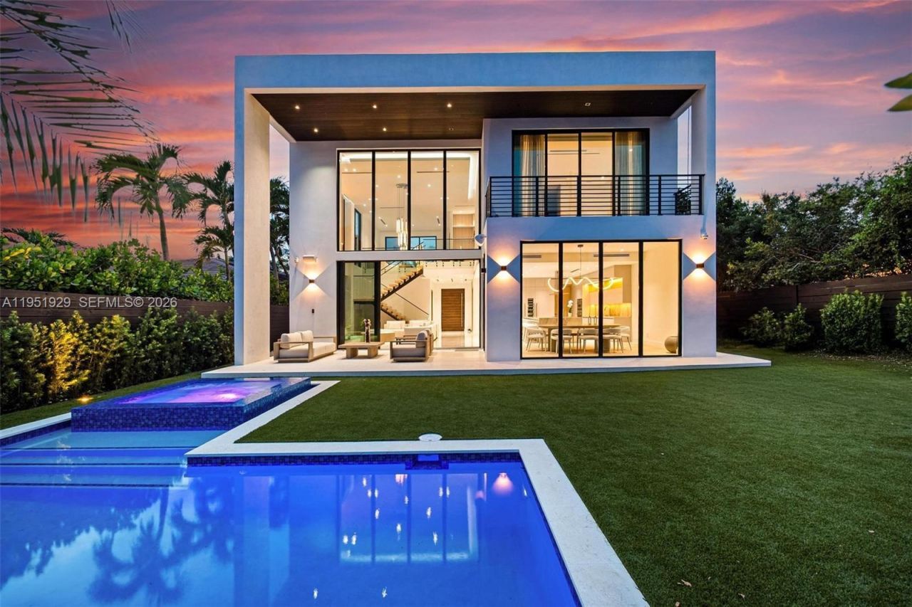 340 SW 20th Road, Miami, FL 33129 Photo