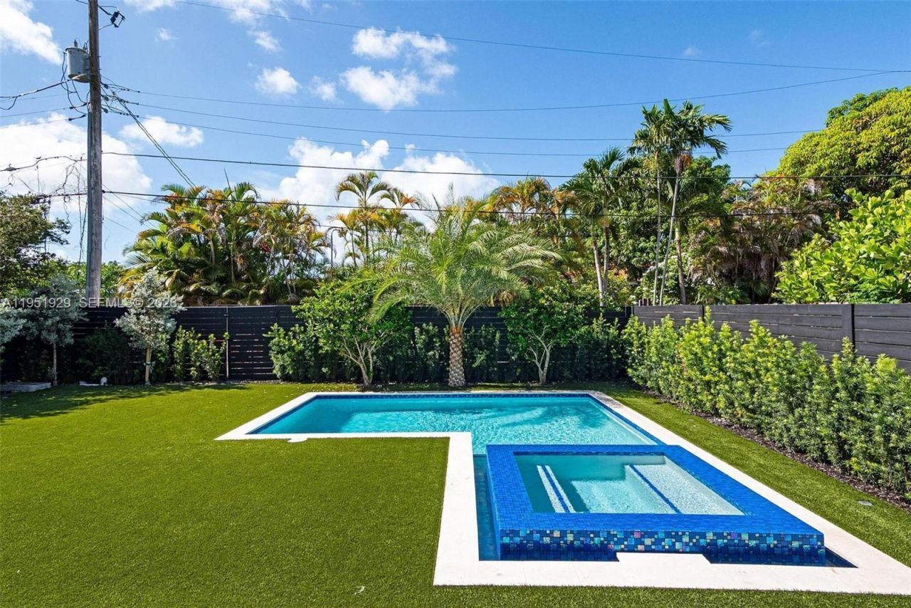 340 SW 20th Road, Miami, FL 33129 Photo
