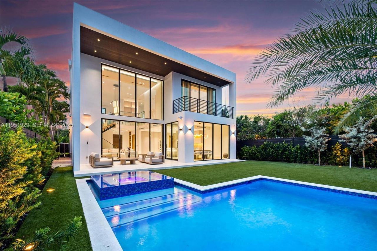 340 SW 20th Road, Miami, FL 33129 Photo