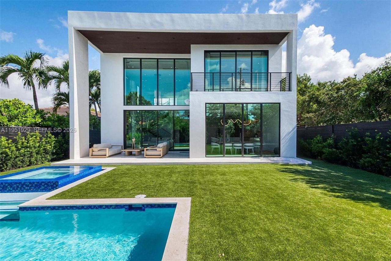 340 SW 20th Road, Miami, FL 33129 Photo