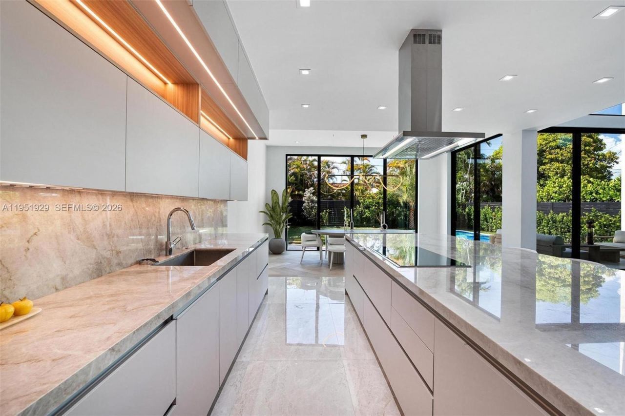 340 SW 20th Road, Miami, FL 33129 Photo