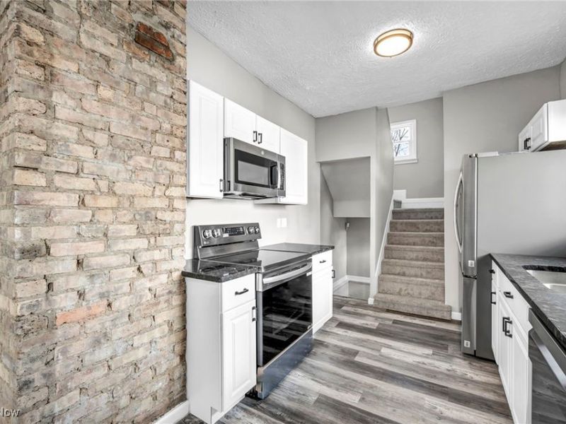 3282 W 38th Street, Cleveland, OH 44109 Photo 13