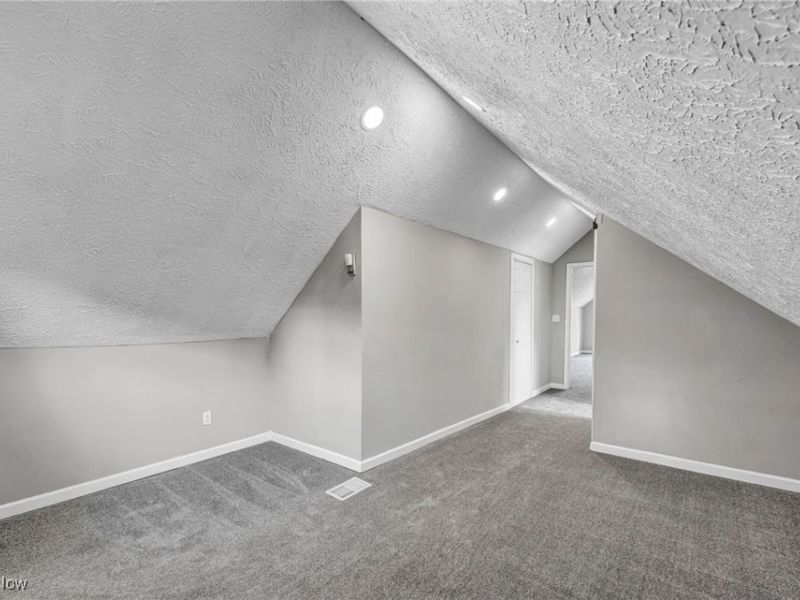 3282 W 38th Street, Cleveland, OH 44109 Photo 24