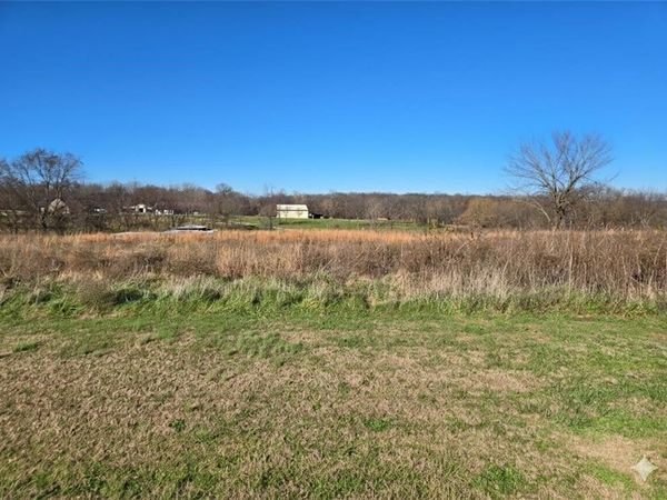 304 NW 12th Avenue , Gentry, AR 72734