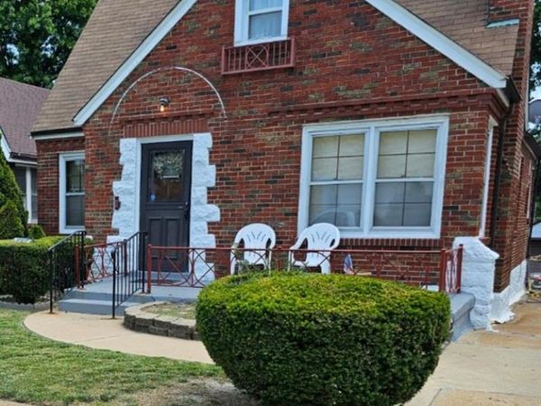 5714 Park Lane, St Louis, MO 63147