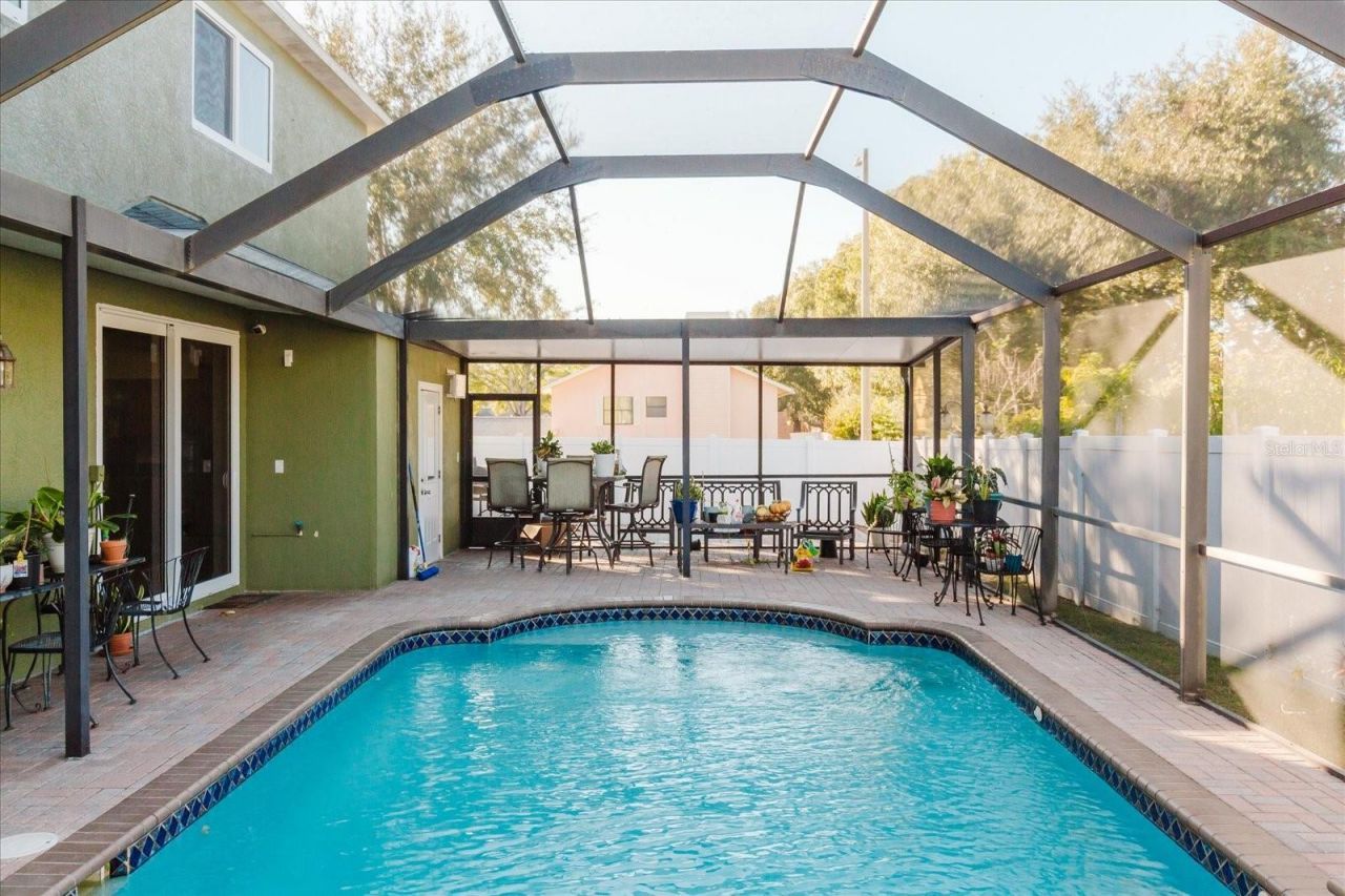 2717 Avon River Drive, Valrico, FL 33596 Photo