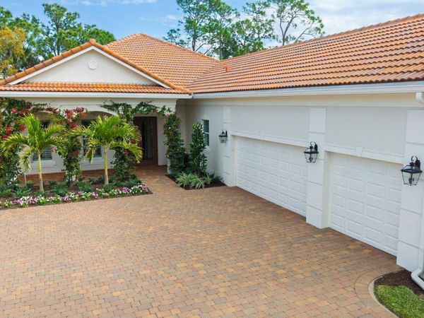 10241 SW Visconti Way, Port St. Lucie, FL 34986