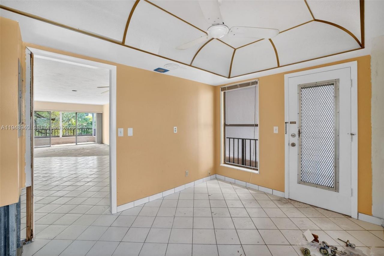 6060 S Falls Cir Dr, Unit 306, Lauderhill, FL 33319 Photo