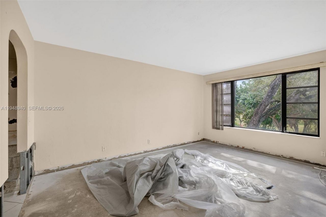 6060 S Falls Cir Dr, Unit 306, Lauderhill, FL 33319 Photo