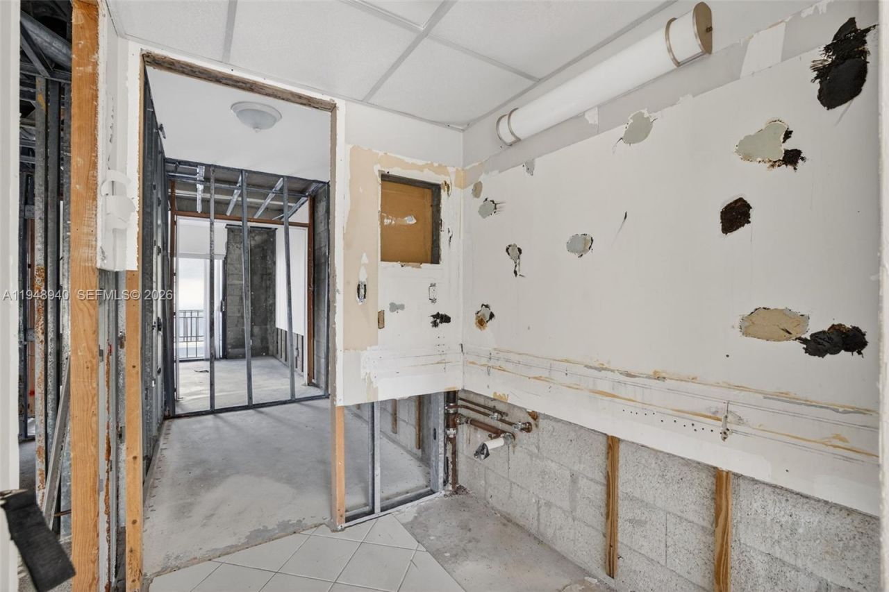 6060 S Falls Cir Dr, Unit 306, Lauderhill, FL 33319 Photo