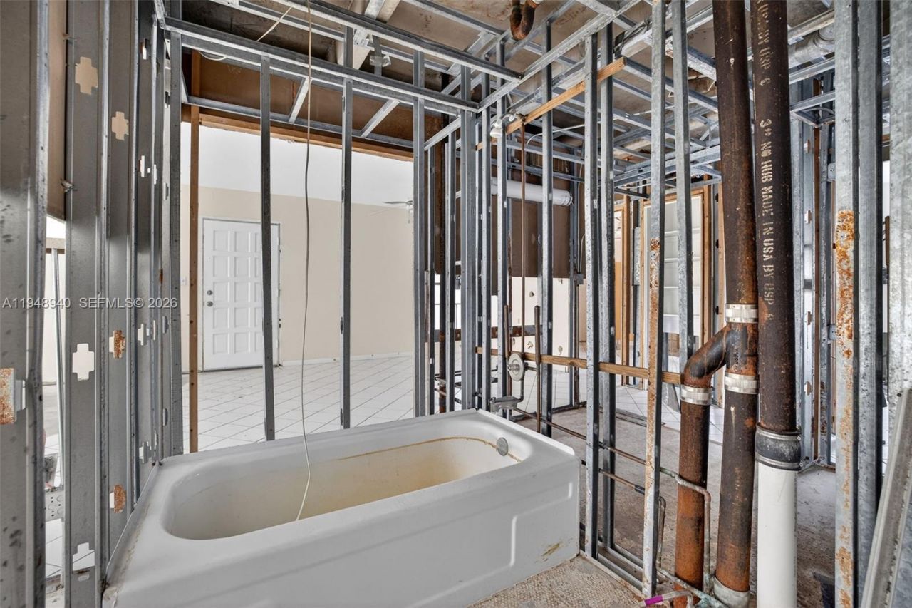 6060 S Falls Cir Dr, Unit 306, Lauderhill, FL 33319 Photo