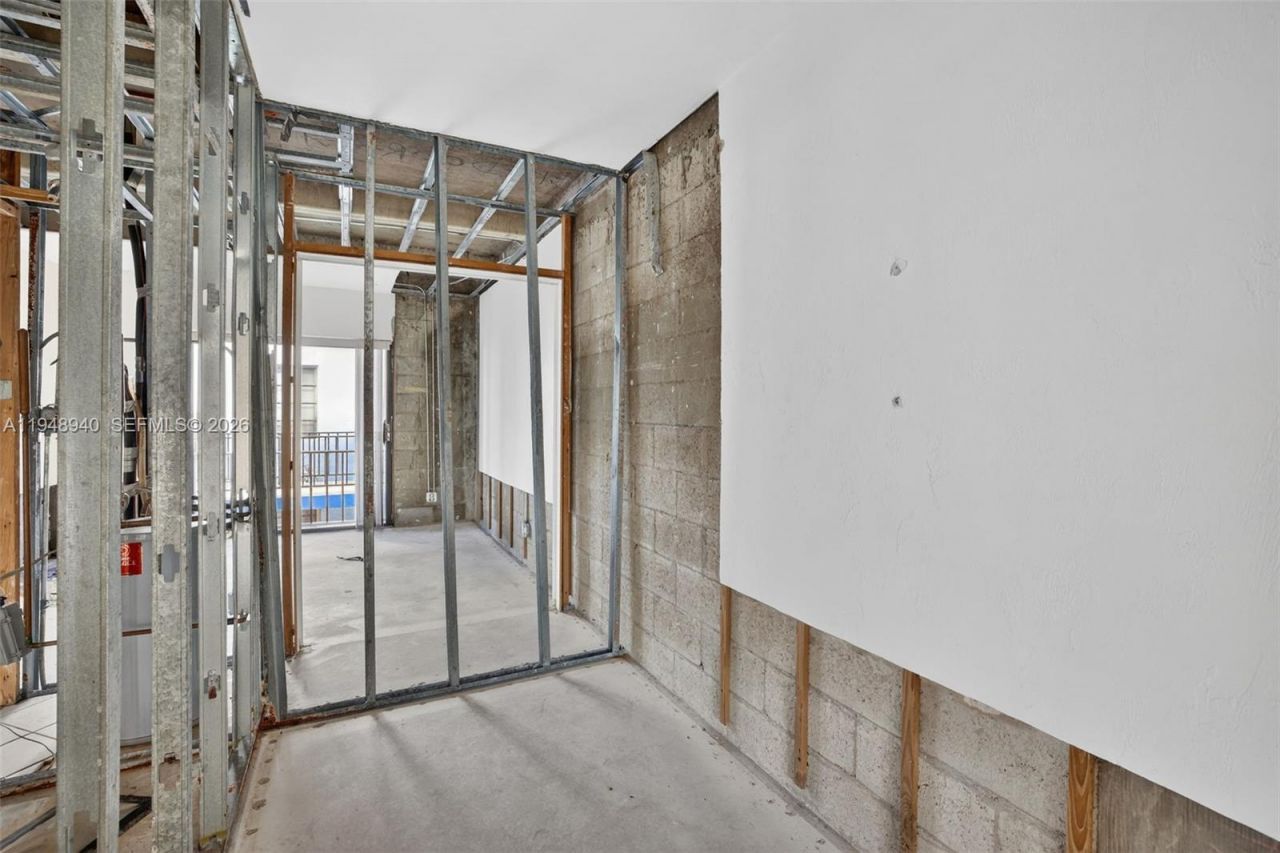 6060 S Falls Cir Dr, Unit 306, Lauderhill, FL 33319 Photo