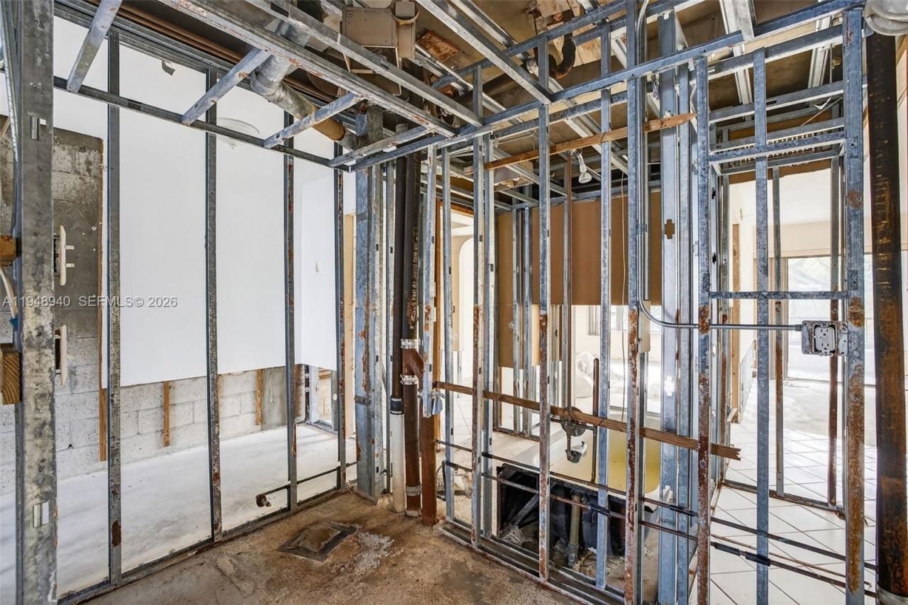 6060 S Falls Cir Dr, Unit 306, Lauderhill, FL 33319 Photo