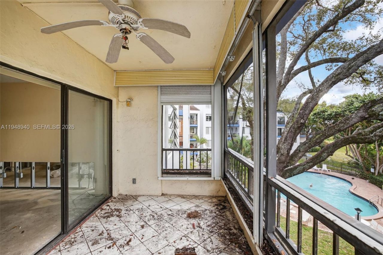 6060 S Falls Cir Dr, Unit 306, Lauderhill, FL 33319 Photo