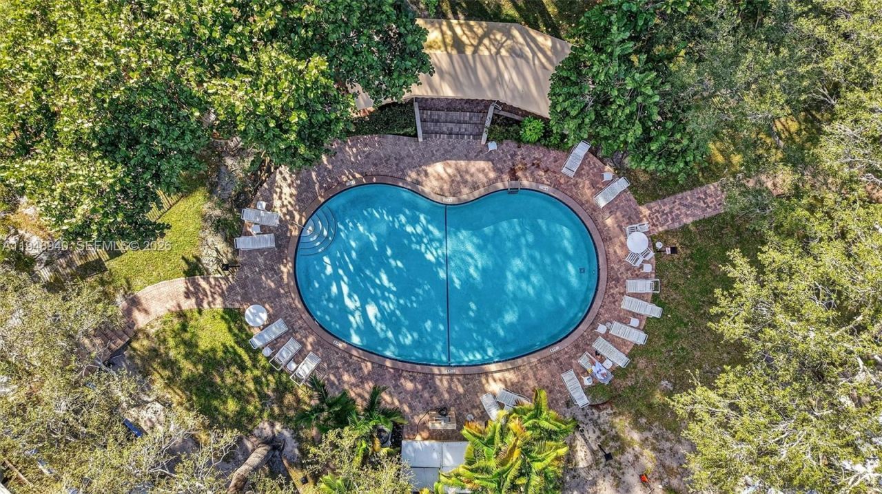 6060 S Falls Cir Dr, Unit 306, Lauderhill, FL 33319 Photo