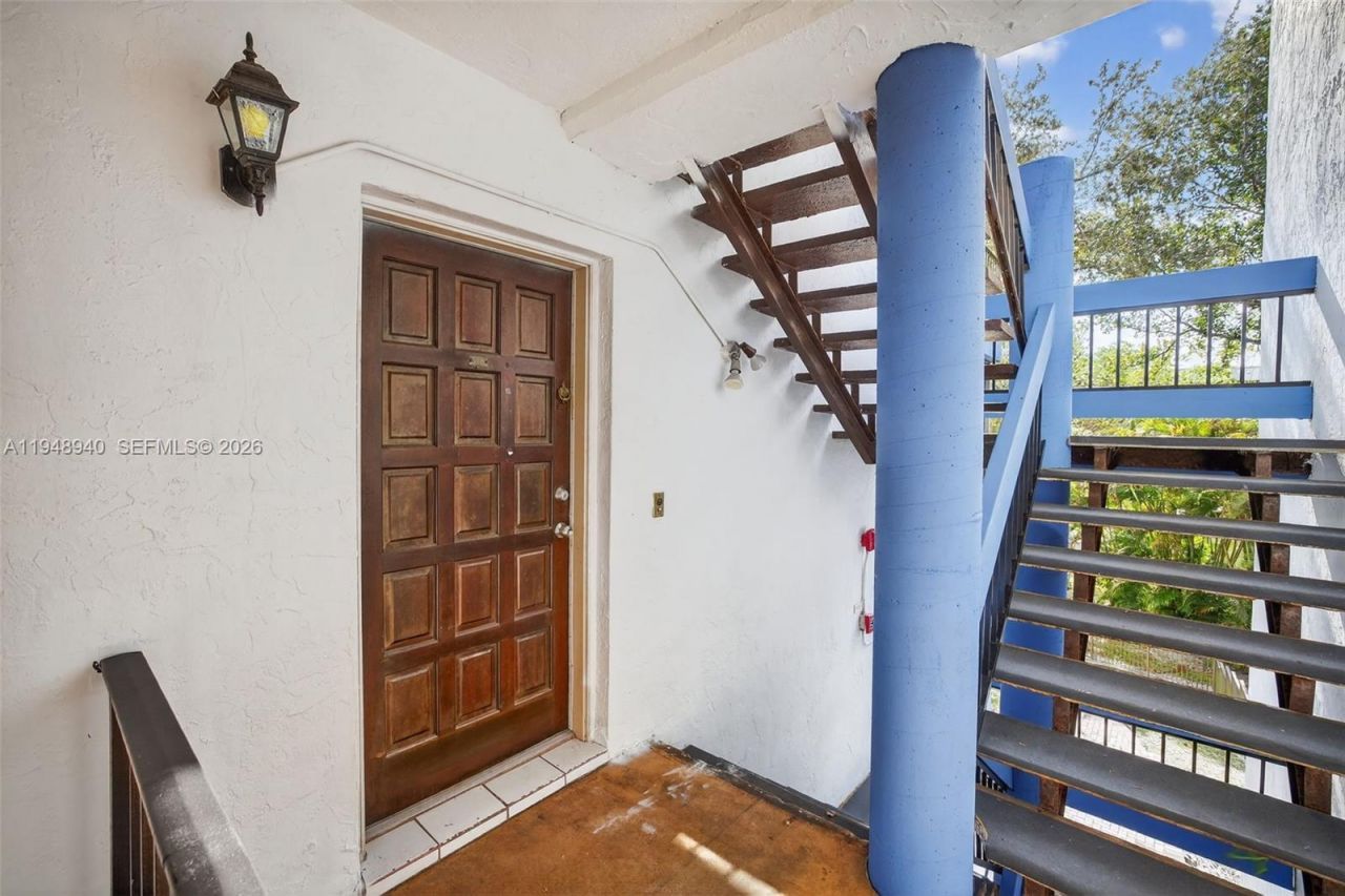 6060 S Falls Cir Dr, Unit 306, Lauderhill, FL 33319 Photo