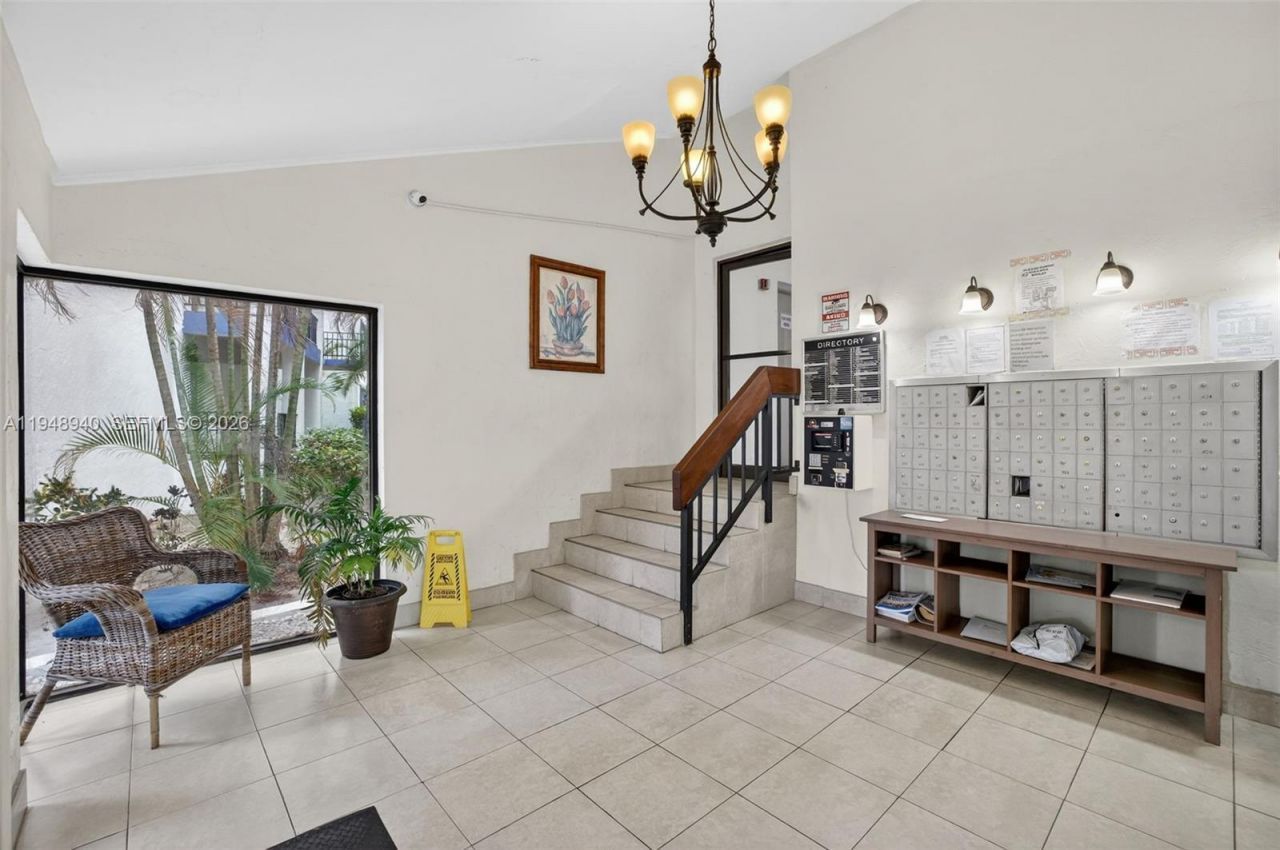 6060 S Falls Cir Dr, Unit 306, Lauderhill, FL 33319 Photo