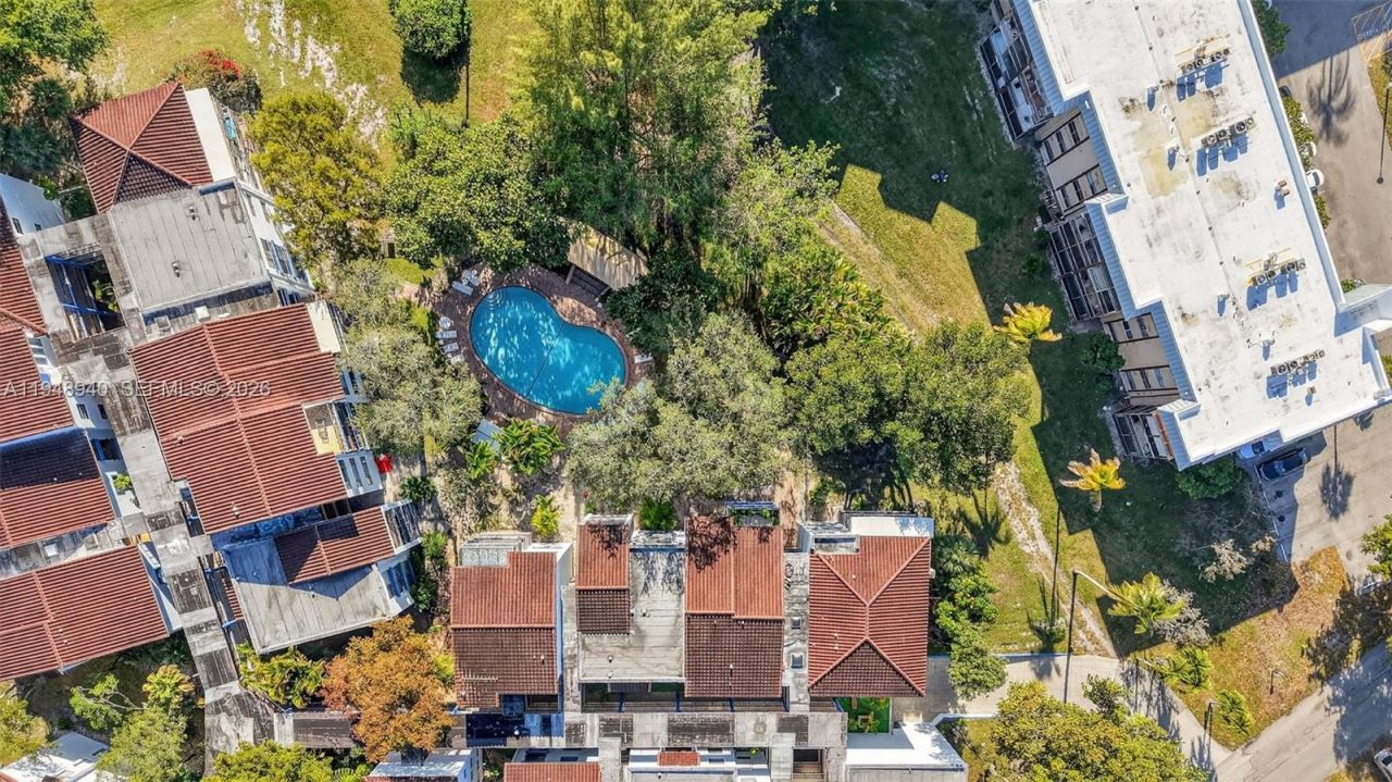 6060 S Falls Cir Dr, Unit 306, Lauderhill, FL 33319 Photo