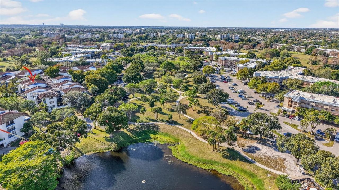 6060 S Falls Cir Dr, Unit 306, Lauderhill, FL 33319 Photo