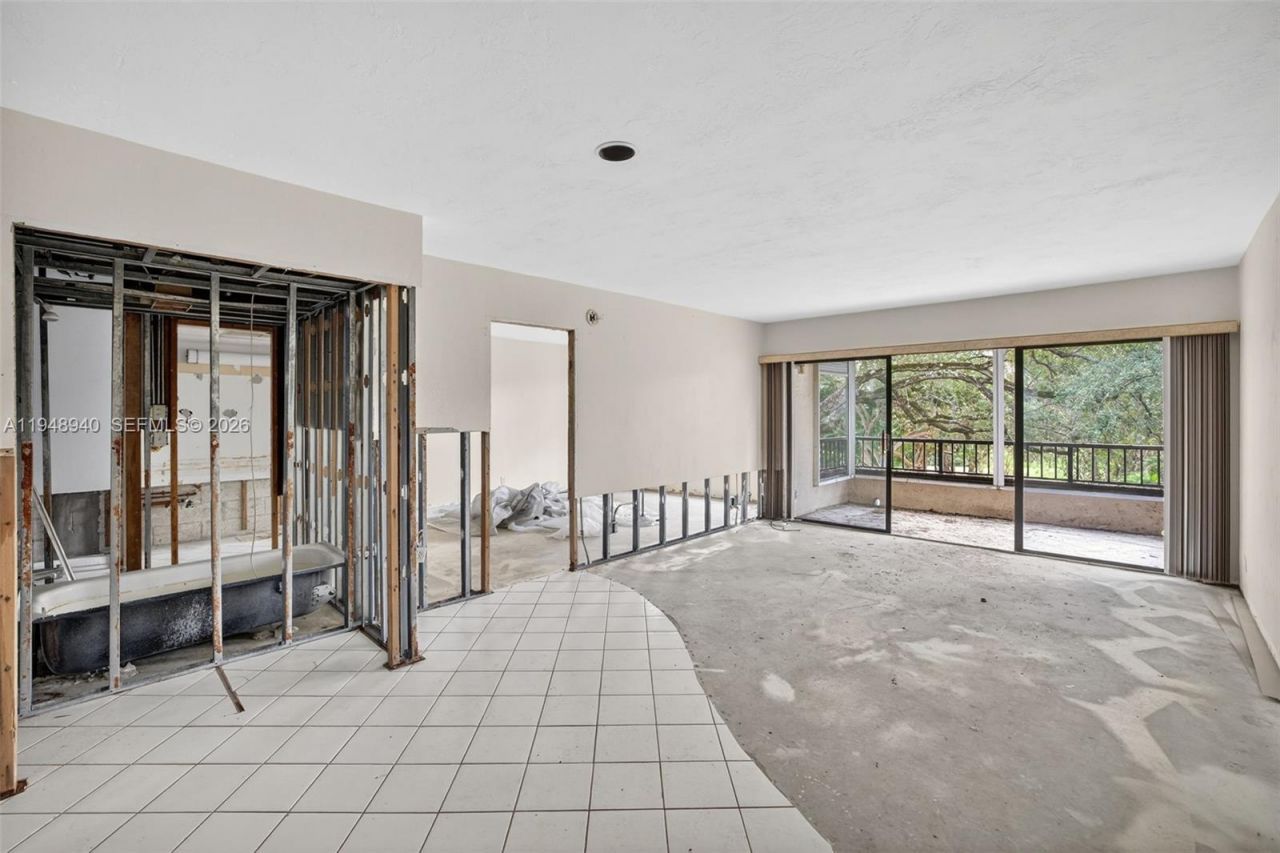 6060 S Falls Cir Dr, Unit 306, Lauderhill, FL 33319 Photo