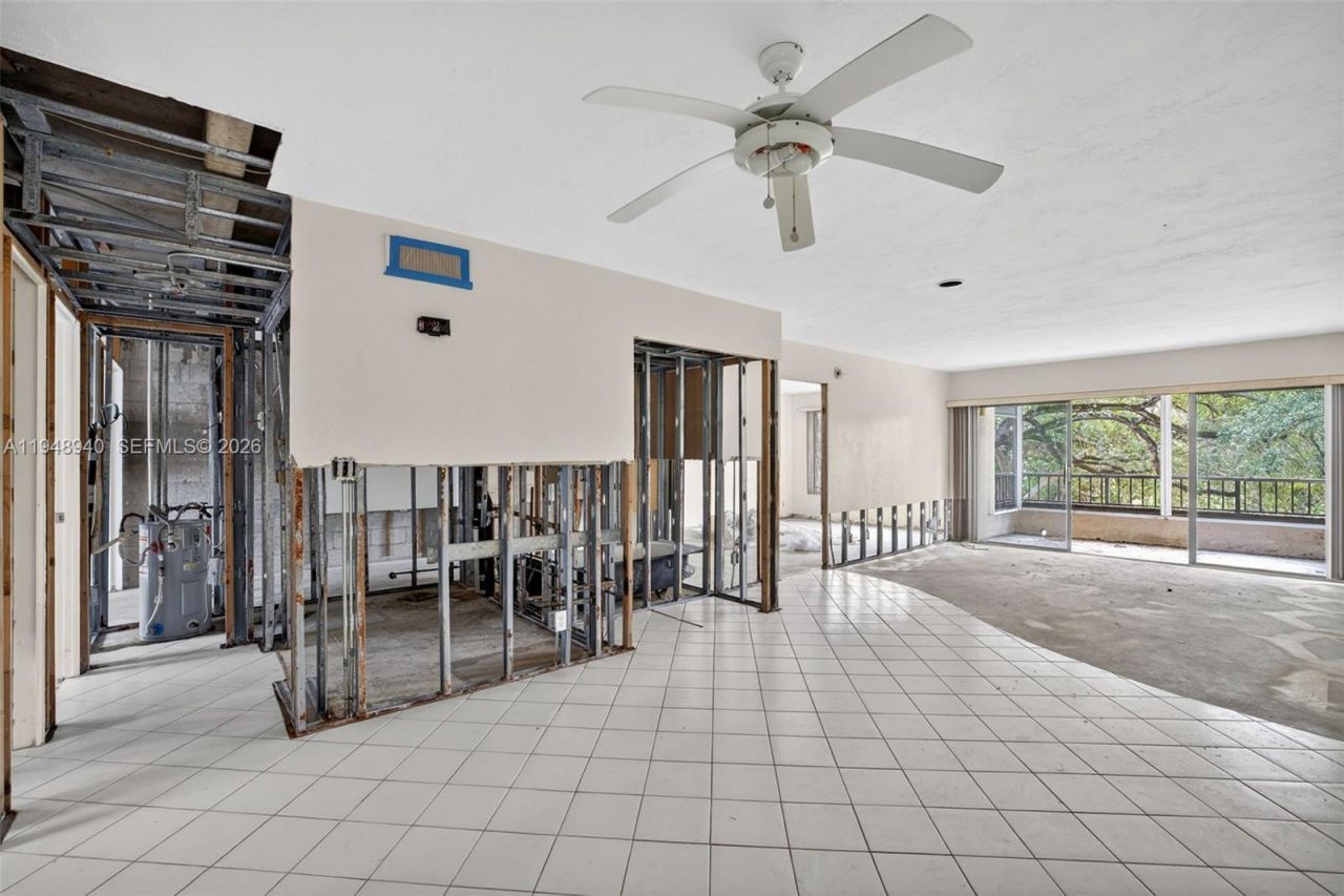 6060 S Falls Cir Dr, Unit 306, Lauderhill, FL 33319 Photo