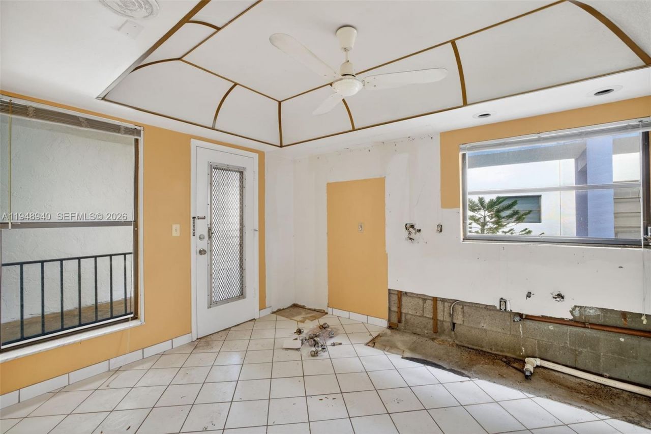 6060 S Falls Cir Dr, Unit 306, Lauderhill, FL 33319 Photo