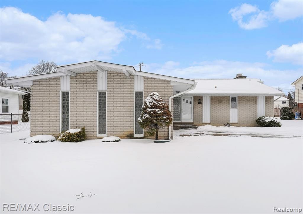 18746 Westbrook Drive, Livonia, MI 48152 Main Photo