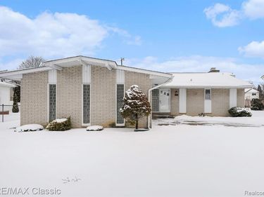 18746 Westbrook Drive, Livonia, MI 48152