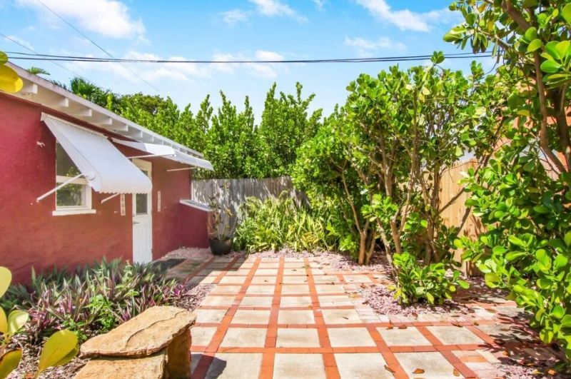 616 Claremore Drive, West Palm Beach, FL 33401 Photo