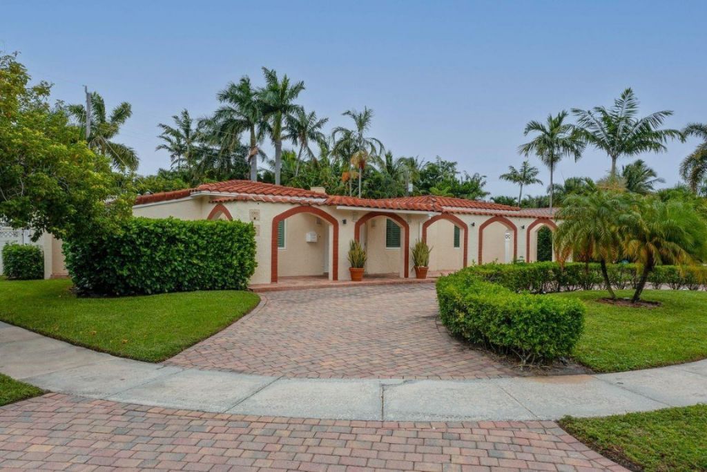 1900 N Victoria Park Rd, Fort Lauderdale, FL 33305 Main Photo