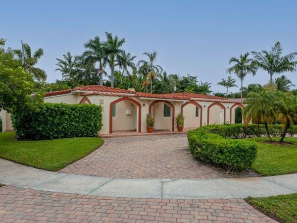 1900 N Victoria Park Rd, Fort Lauderdale, FL 33305