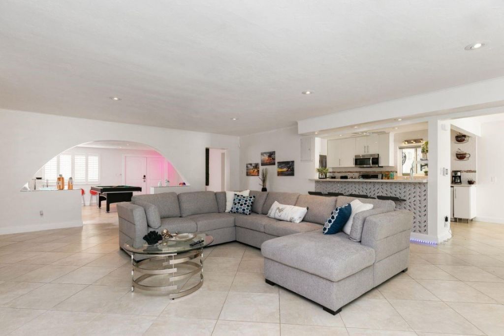 1900 N Victoria Park Road, Fort Lauderdale, FL 33305 Photo