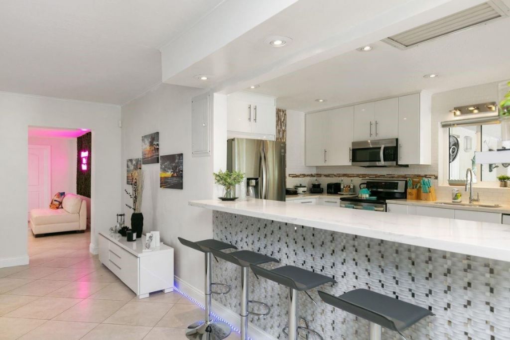 1900 N Victoria Park Road, Fort Lauderdale, FL 33305 Photo