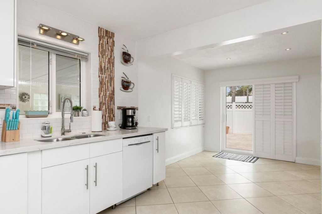 1900 N Victoria Park Road, Fort Lauderdale, FL 33305 Photo