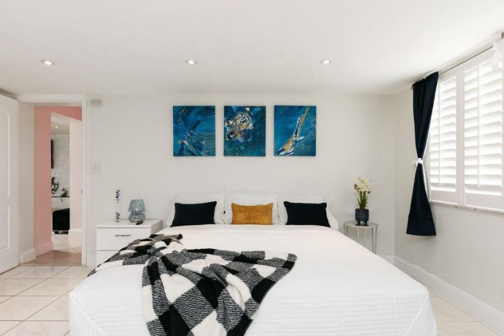 1900 N Victoria Park Road, Fort Lauderdale, FL 33305 Photo