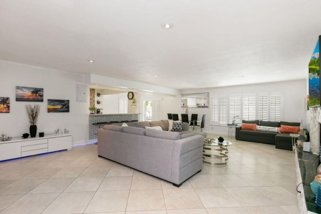 1900 N Victoria Park Road, Fort Lauderdale, FL 33305 Photo