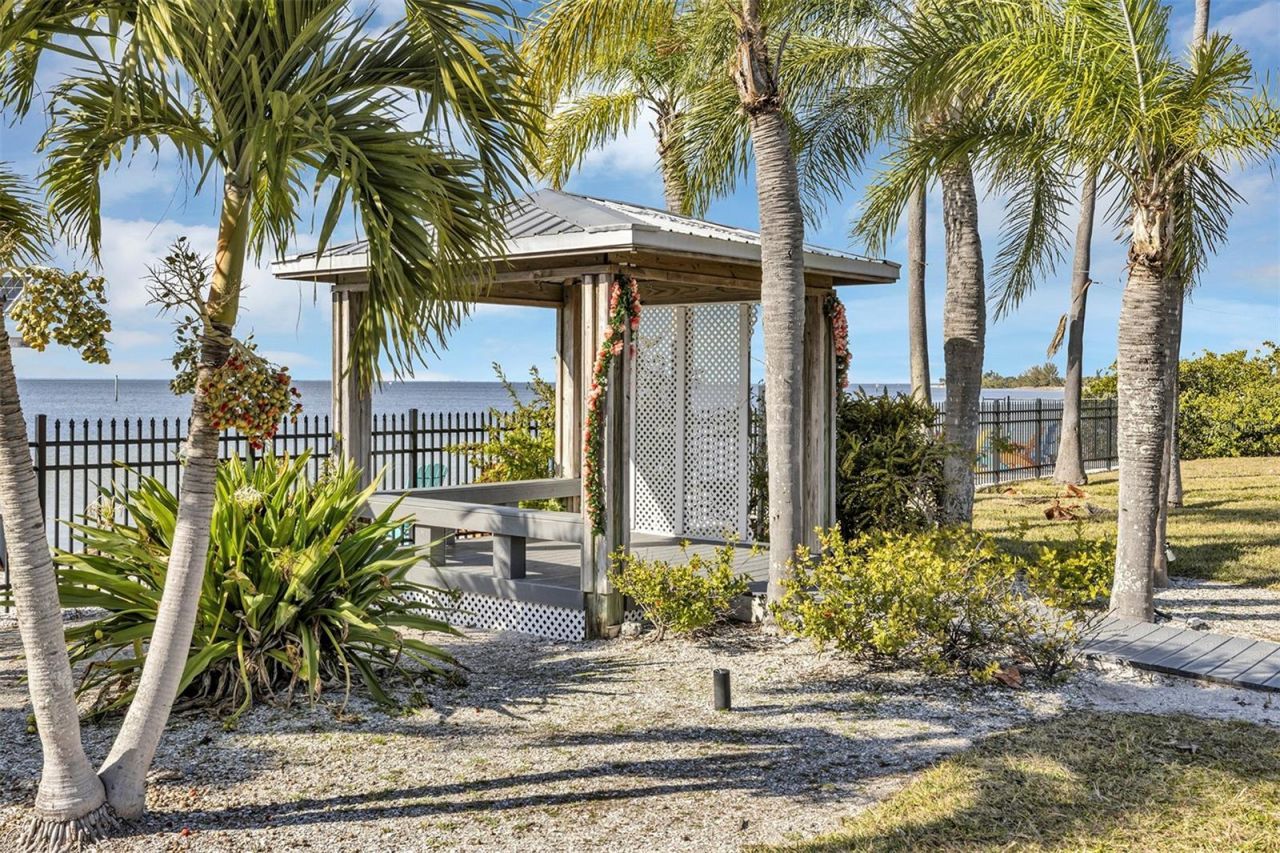 1115 Seagrape Drive, Ruskin, FL 33570 Photo