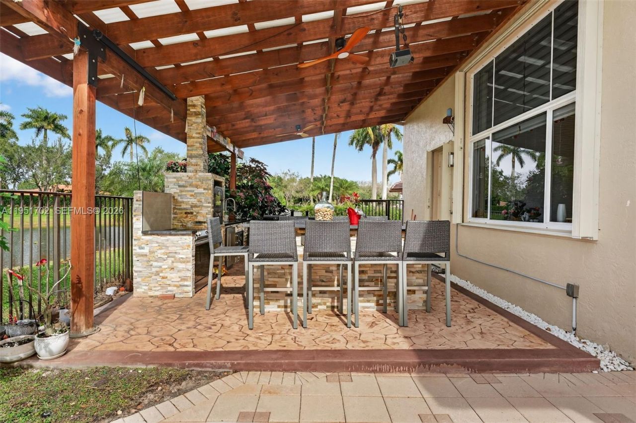 104 Dockside Cir, Weston, FL 33327 Photo
