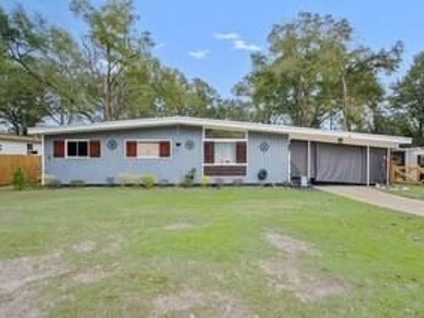 2004 Beau Terra Drive W, Mobile, AL 36618